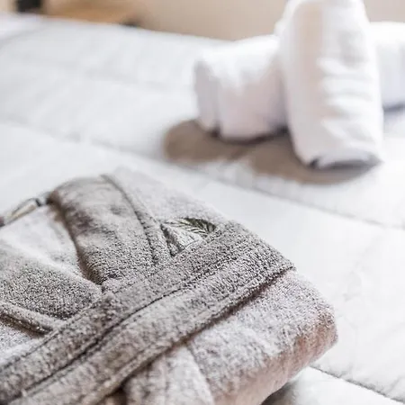 Seven Keys Luxury Suites *