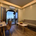 Seven Keys Luxury Suites *