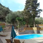 Seven Keys Luxury Suites